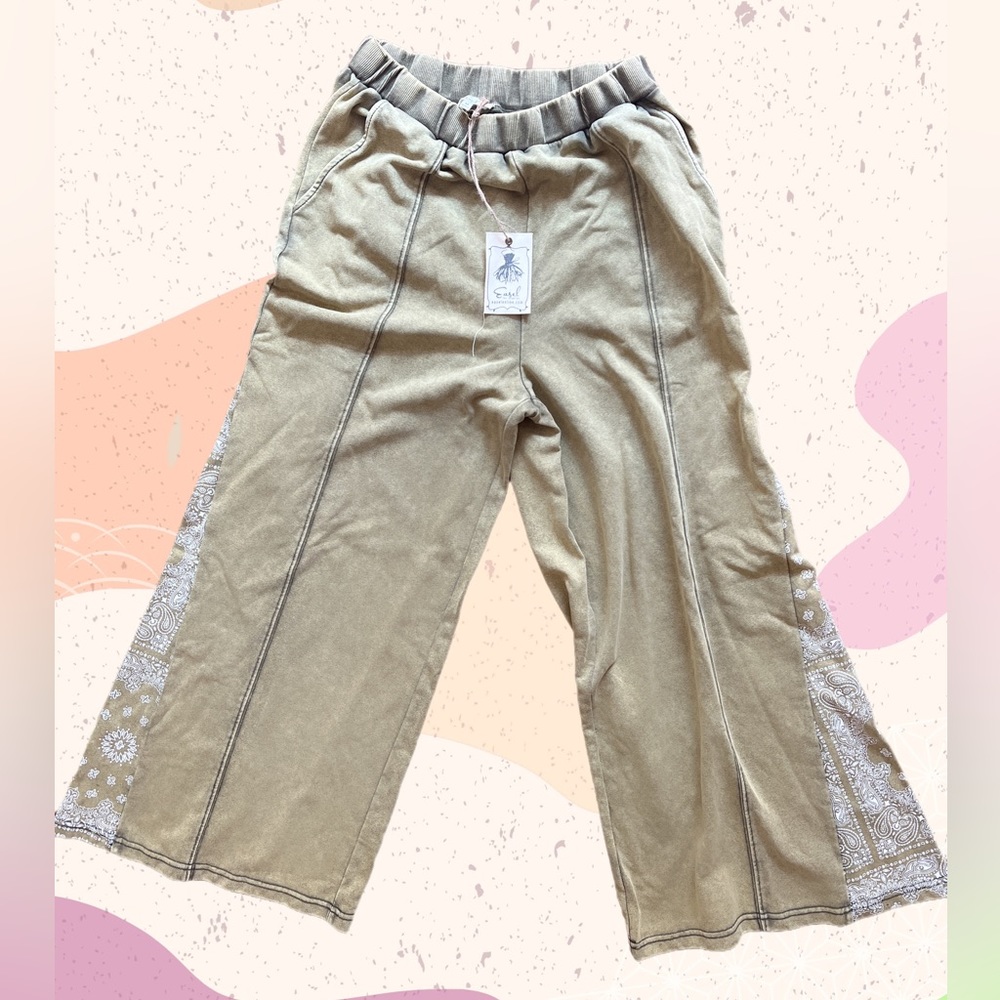 EASEL palazzo pants. Boho green + white paisley. Never worn.
